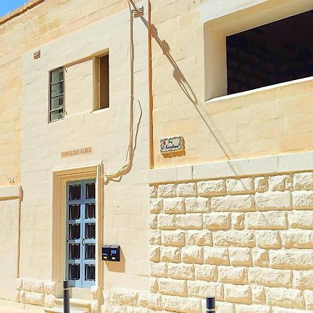 Vittoriosa' Seafront 2 Bed Highly Furnished Apartment Buitenkant foto