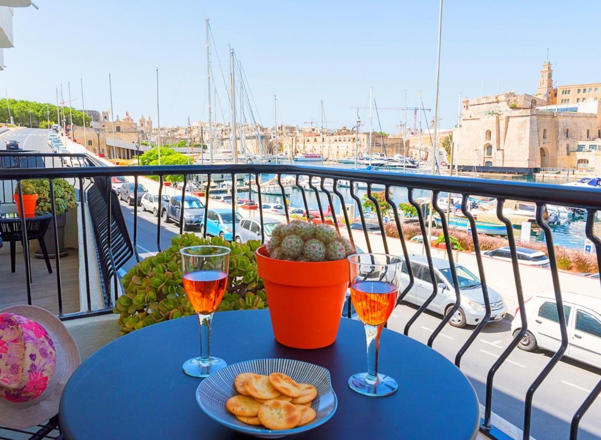 Vittoriosa' Seafront 2 Bed Highly Furnished Apartment Buitenkant foto
