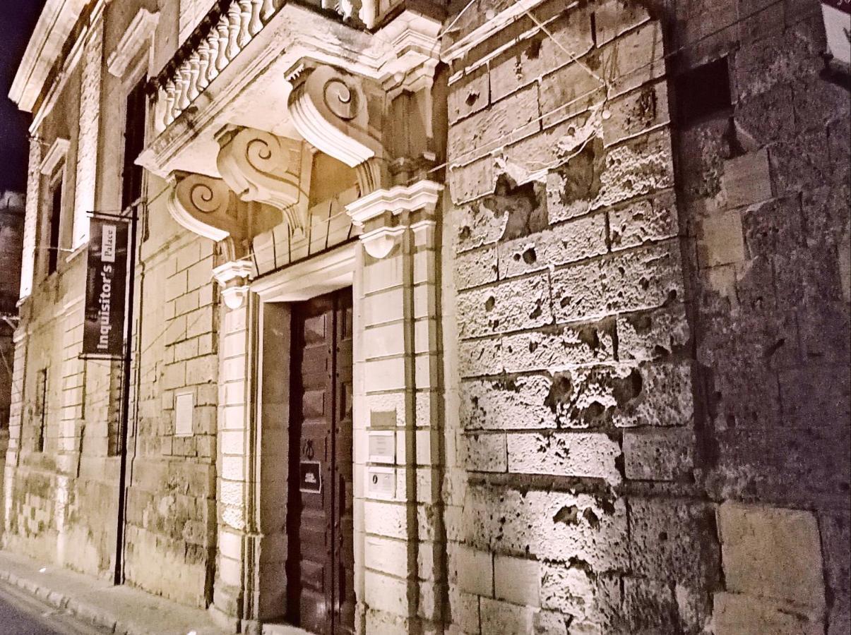 Vittoriosa' Seafront 2 Bed Highly Furnished Apartment Buitenkant foto