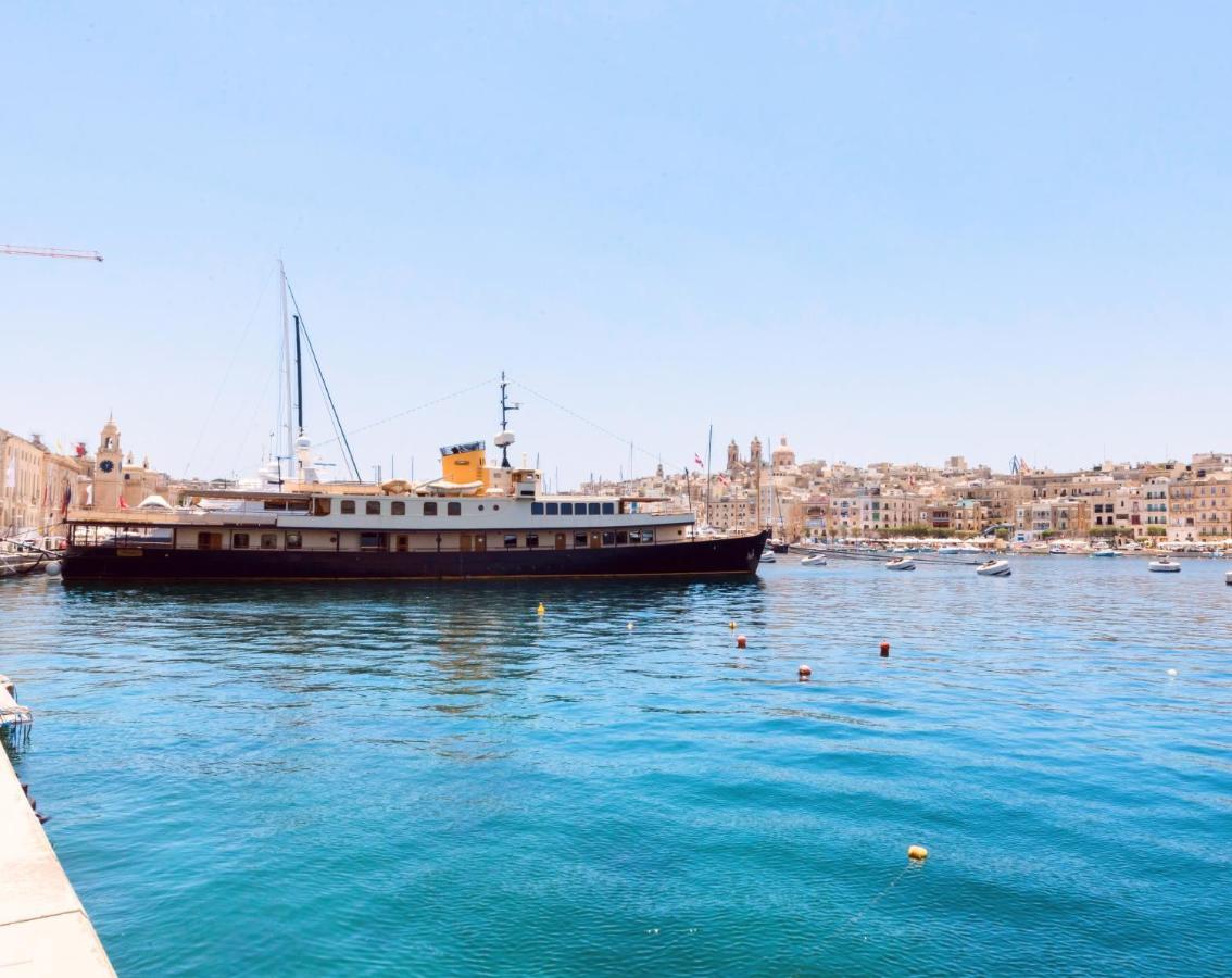 Vittoriosa' Seafront 2 Bed Highly Furnished Apartment Buitenkant foto