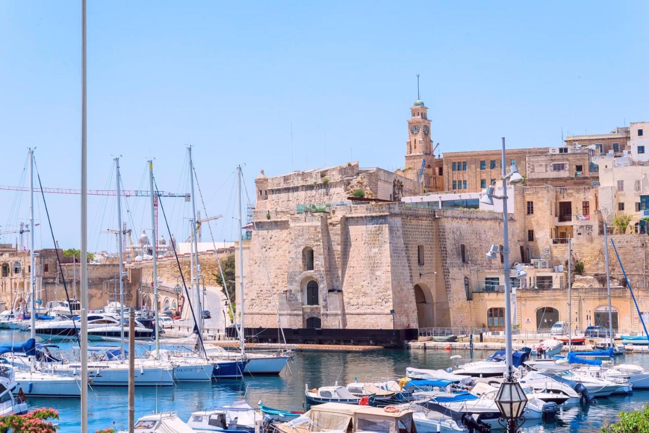 Vittoriosa' Seafront 2 Bed Highly Furnished Apartment Buitenkant foto