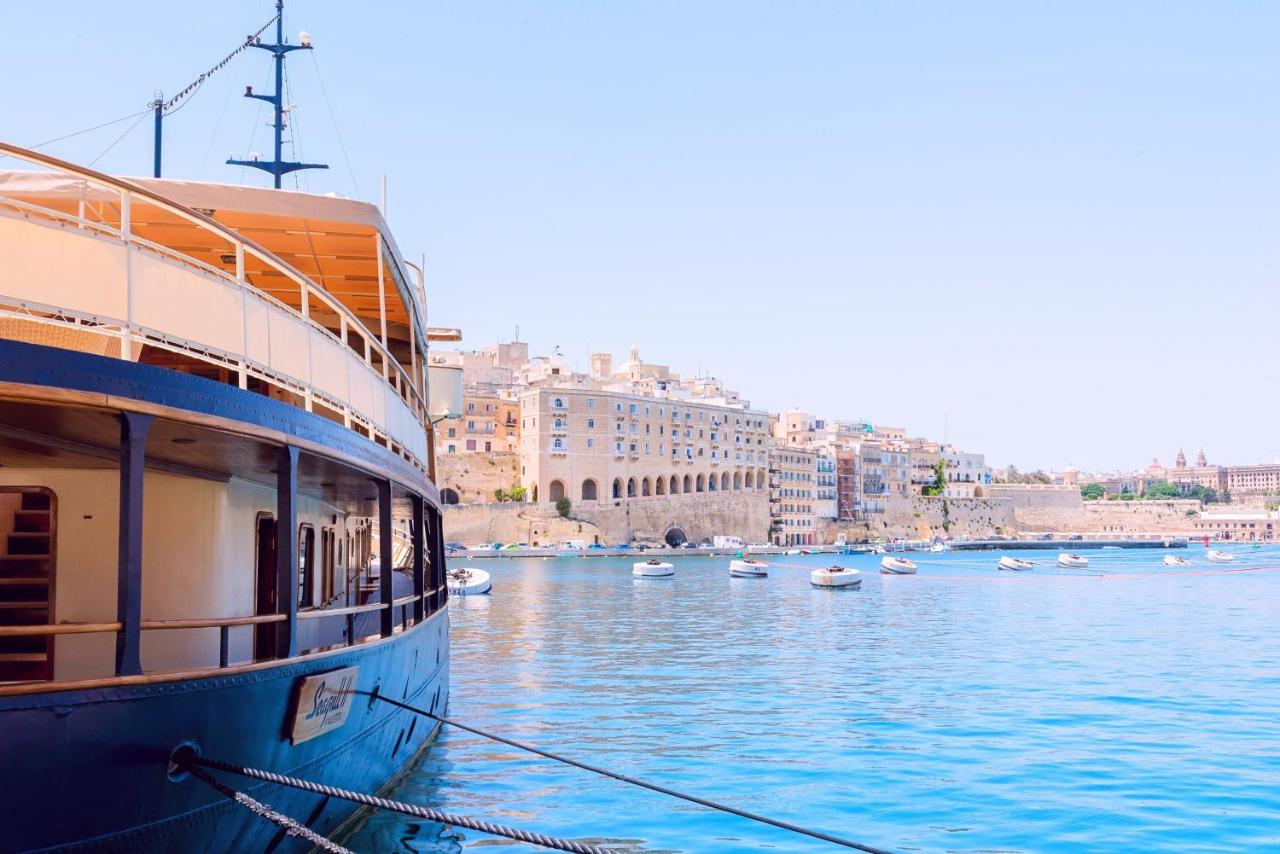 Vittoriosa' Seafront 2 Bed Highly Furnished Apartment Buitenkant foto