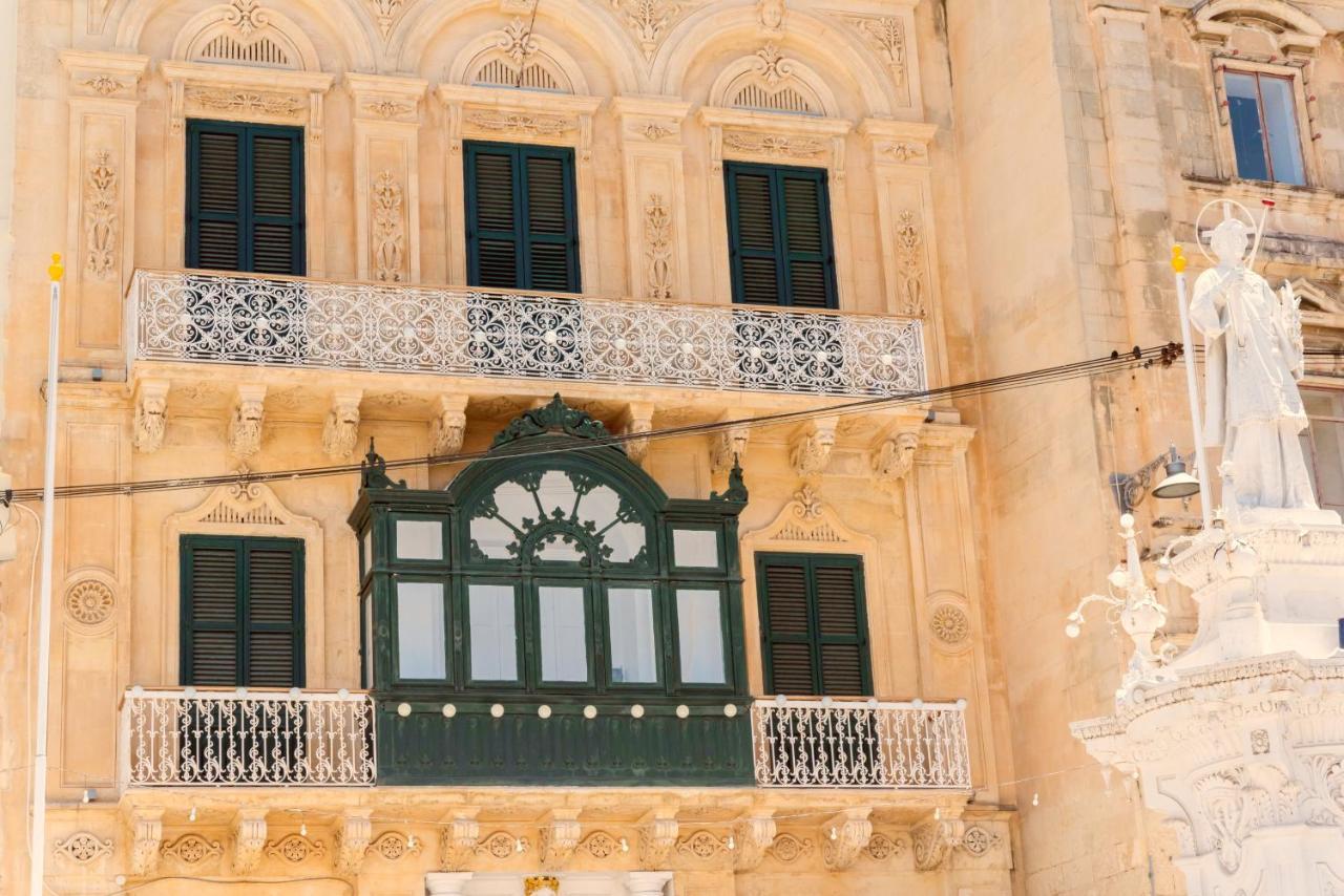 Vittoriosa' Seafront 2 Bed Highly Furnished Apartment Buitenkant foto