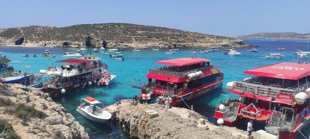 Vittoriosa' Seafront 2 Bed Highly Furnished Apartment Buitenkant foto