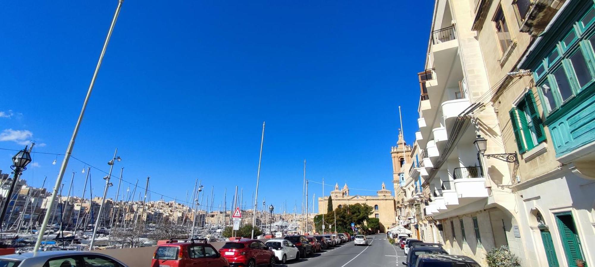 Vittoriosa' Seafront 2 Bed Highly Furnished Apartment Buitenkant foto